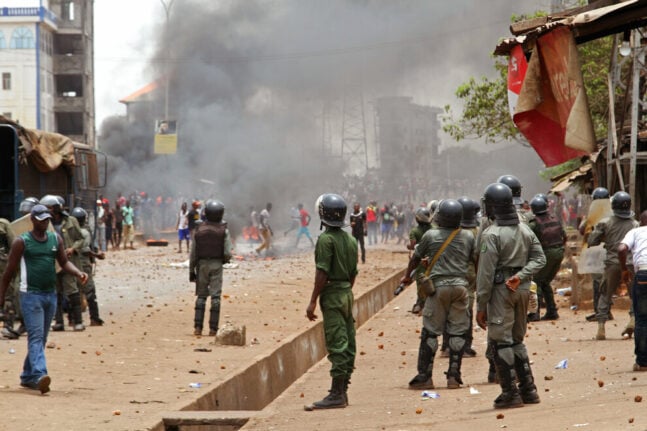Γουϊνέα: Δύο διαδηλωτές σκοτώθηκαν από σφαίρες