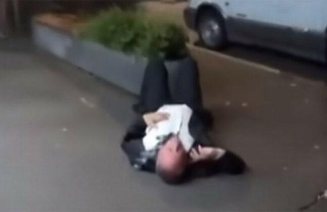 Σάλος στην Αυστραλία: Πρώην αναπληρωτής πρωθυπουργός ξάπλωσε μεθυσμένος στον δρόμο και μιλούσε ακατάληπτα - ΒΙΝΤΕΟ