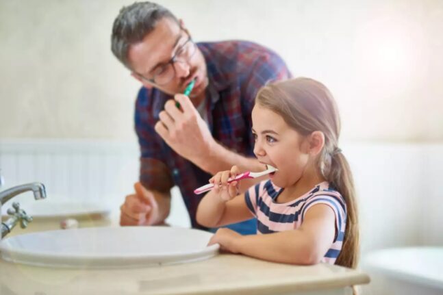 Πώς να γίνεται το βούρτσισμα των δοντιών για να αποφευχθεί η παιδική τερηδόνα