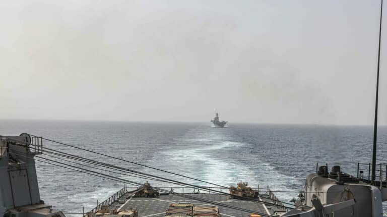 Χούθι: Ανακοίνωσαν ότι εξαπέλυσαν επίθεση εναντίον ισραηλινού εμπορικού πλοίου αλλά και αμερικανικών στην Ερυθρά Θάλασσα