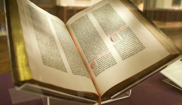Σαν σήμερα 23 Φεβρουαρίου 1455 τυπώνεται το πρώτο βιβλίο, η Βίβλος από τον Ιωάννη Γουτεμβέργιο - Δείτε τι άλλο συνέβη