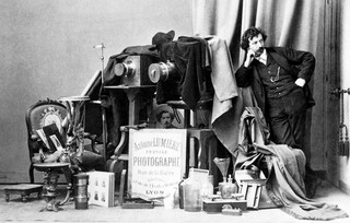 Σαν σήμερα 13 Φεβρουαρίου 1894 παίρνει «σάρκα και οστά» η πρώτη κινηματογραφική μηχανή στον κόσμο - Δείτε τι άλλο συνέβη