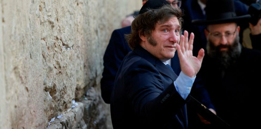 Αργεντινή: Ο Μιλέι έβαλε τα κλάματα στον Τοίχο των Δακρύων στην Ιερουσαλήμ