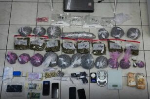 Σαντορίνη: Οι αρχές έπιασαν κύκλωμα διακίνησης ναρκωτικών με κέρδη πάνω από 102.000 ευρώ