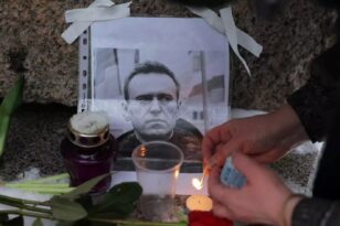 Ναβάλνι: Θρίλερ με την σορό του – Δεν είναι στο νεκροτομείο που υπέδειξαν στην οικογένεια