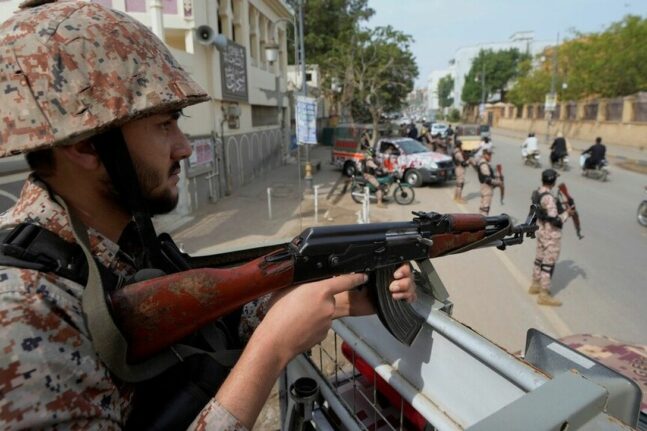 Πακιστάν: Τουλάχιστον 12 νεκροί και 25 τραυματίες από έκρηξη κοντά σε γραφείο - ΒΙΝΤΕΟ