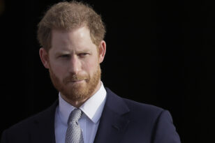 Βρετανία: Στο Clarence House ο πρίγκιπας Χάρι – Είδε τον πατέρα του για 45 λεπτά και έφυγε