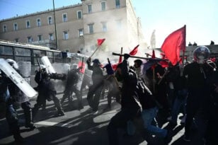 Πανεκπαιδευτικό Συλλαλητήριο: Επεισόδια μικρής έκτασης στο κέντρο της Αθήνας