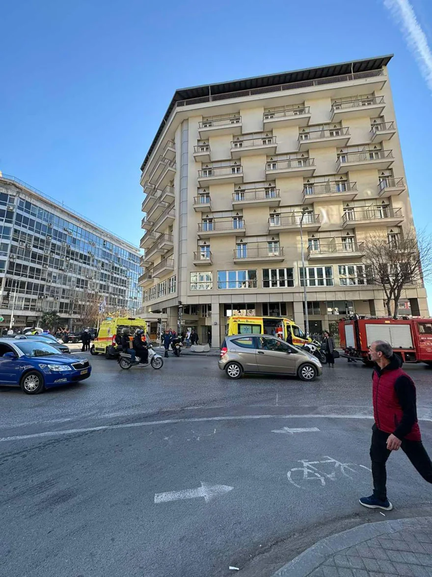 Θεσσαλονίκη: Νεκρή γυναίκα που έπεσε από 8ο όροφο ξενοδοχείου - Δείτε βίντεο