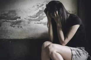 Συγκλονίζει καταγγελία θύματος ενδοοικογενειακής βίας: «Θα σε κλωτσήσω να το χάσεις», την απειλούσε ενώ ήταν έγκυος ΒΙΝΤΕΟ