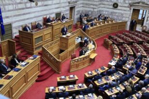 Βουλή: Δείτε ΑΠΕΥΘΕΙΑΣ την συζήτηση για το νομοσχέδιο για τα ομόφυλα ζευγάρια - Το βράδυ η ονομαστική ψηφοφορία