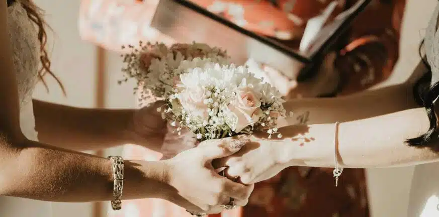 Χαλανδρίτσα: «Στρώνεται» γάμος γυναικών - Τι αναφέρει ο Δήμαρχος Θεόδωρος Μπαρής