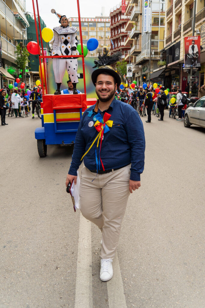Καρναβαλικές «ορθοπεταλιές» πλημμύρισαν με χρώμα, χαρά και ελπίδα τους δρόμους της Πάτρας ΦΩΤΟ