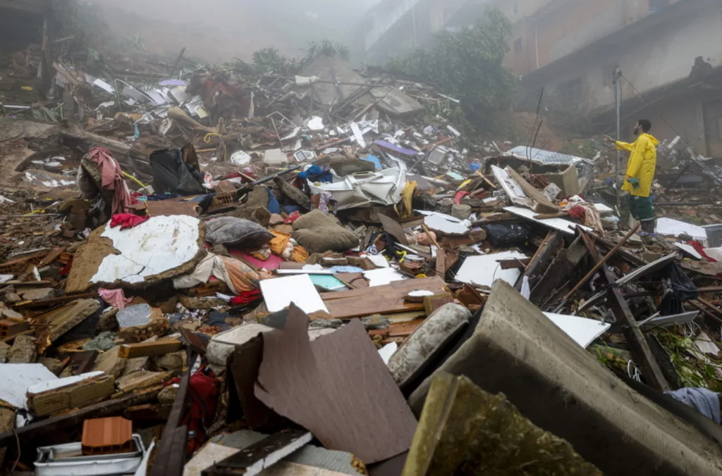 Βραζιλία: Πλημμύρες άφησαν τουλάχιστον 25 νεκρούς
