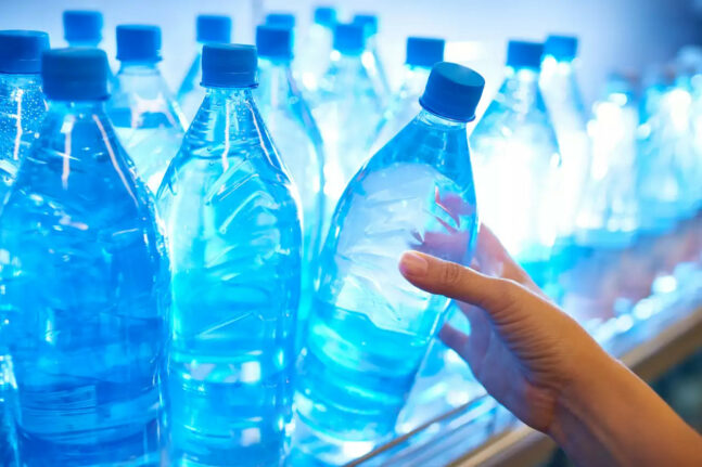 Πλαστικά μπουκάλια: Γιατί δεν πρέπει να τα χρησιμοποιείτε ξανά