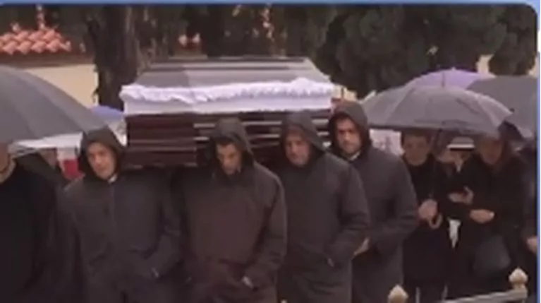Αγία Βαρβάρα: Βαρύς πόνος στην κηδεία του 57χρονου που δολοφονήθηκε από τον πεθερό του