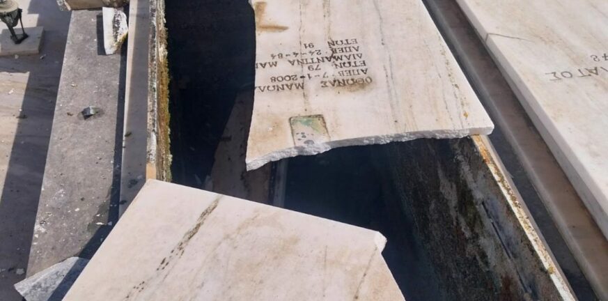 Γαστούνη: Ανεμοστρόβιλος «σήκωσε» το νεκροταφείο - ΦΩΤΟ