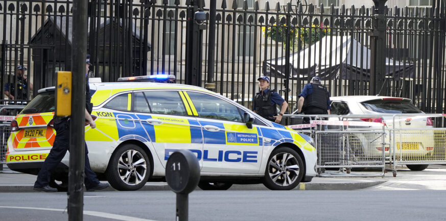 Βρετανία: Συνελήφθη 11χρονος που οδηγούσε αμάξι σέρνοντας ένα κλεμμένο τροχόσπιτο