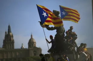 Ισπανία: Η κυβέρνηση προσφεύγει στο Συνταγματικό Δικαστήριο με «φόντο» την ανεξαρτησία της Καταλονίας