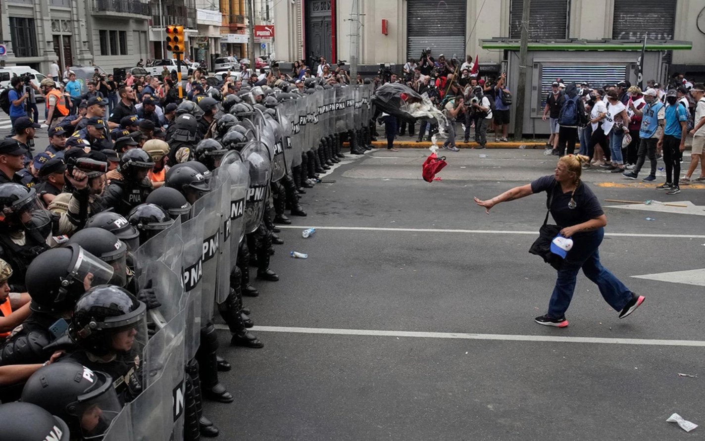 Clashes in Argentina with at least 3 injured – VIDEO
 – 2024-03-22 18:54:14