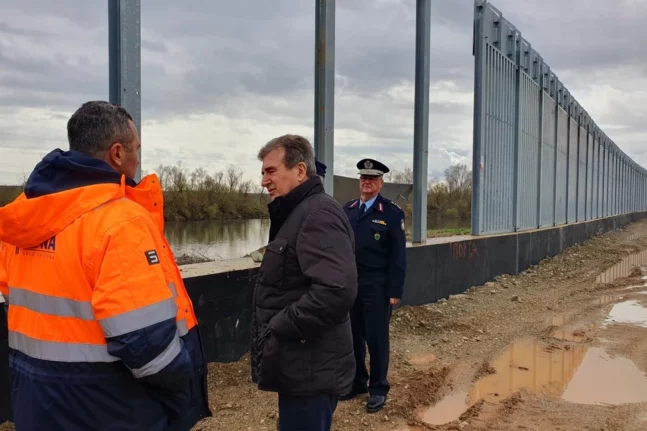 Αυτοψία Χρυσοχοΐδη στα έργα επέκτασης του φράχτη στον Έβρο – «Τα σύνορα είναι απροσπέλαστα»