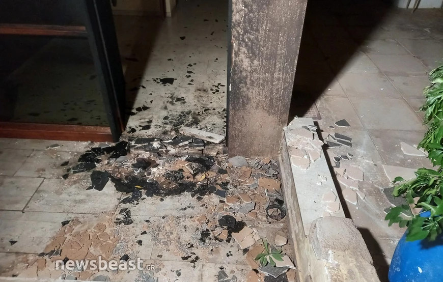 Βύρωνας: Έκρηξη από γκαζάκια σε είσοδο πολυκατοικίας