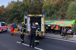 Γερμανία: Πέντε νεκροί και πολλοί τραυματίες σε ανατροπή λεωφορείου – ΦΩΤΟ