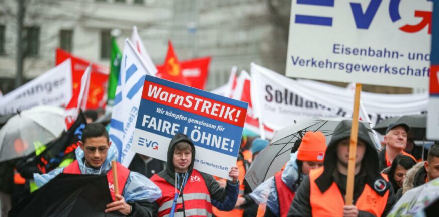 Γερμανία: Παραλύουν τα ΜΜΜ – Απεργίες στα 14 από τα 16 κρατίδια