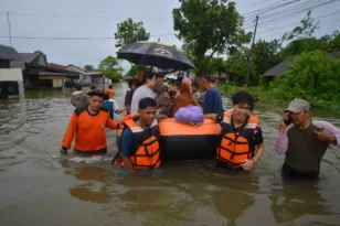 Ινδονησία: Στους 19 οι νεκροί και στους 7 οι αγνοούμενοι από τις φονικές πλημμύρες