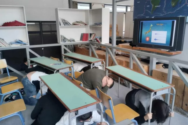 Λέσβος: Ιταλοί μαθητές στο πρόγραμμα προσομοίωσης σεισμών στο Σίγρι
