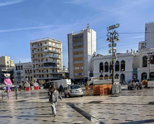 Πάτρα - Δημοτικά τέλη: Φέτος 1€ στα σπίτια, του χρόνου 10€ σε βιομηχανίες - Πλέσσας: «Τα χαμηλότερα στην Ελλάδα»