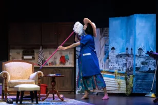 «Καθαρίστρια»: Στο θέατρο Πάνθεον στις 31 Μαρτίου η παράσταση του Αντώνη Τσιπιανίτη Αθερινού