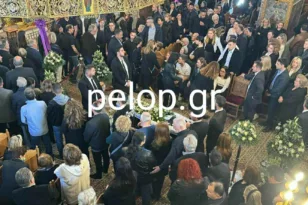 Αίγιο: Οδύνη και συντριβή στην κηδεία του Μένιου Κουτρόπουλου – ΦΩΤΟ
