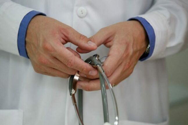 Δυνατότητα απασχόλησης με «μπλοκάκι» για τους γιατρούς στο ΕΣΥ δίνει το νομοσχέδιο που θα κατατεθεί