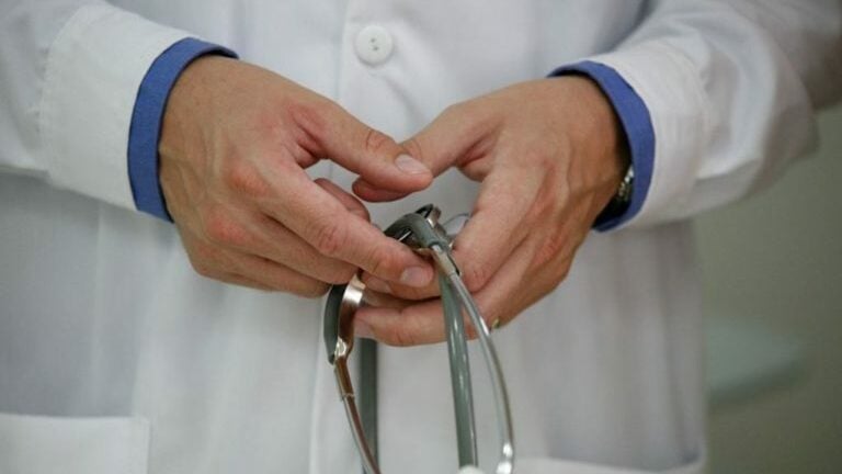 Δυνατότητα απασχόλησης με «μπλοκάκι» για τους γιατρούς στο ΕΣΥ δίνει το νομοσχέδιο που θα κατατεθεί
