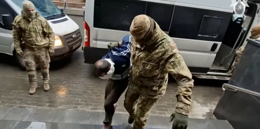 BINTEO από τα βασανιστήρια στους συλληφθέντες για το μακελειό στη Μόσχα - ΣΚΛΗΡΕΣ ΕΙΚΟΝΕΣ