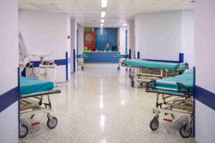 Καλαμάτα: Άνδρας εισέβαλε με μαχαίρι στο νοσοκομείο