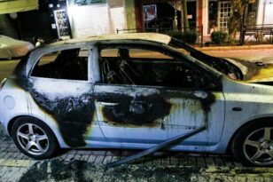 Σοβαρά επεισόδια με μολότοφ και φωτοβολίδες στην Πανεπιστημιούπολη - Κάηκαν αυτοκίνητα ΒΙΝΤΕΟ