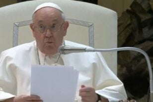 Πάπας Φραγκίσκος κατά της ιδεολογίας του φύλου: «Διαγράφει τις διαφορές και τα κάνει όλα ίδια»