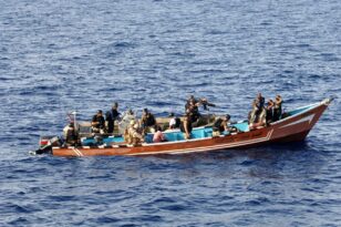 Σομαλία: Πειρατές χτύπησαν πλοίο με σημαία Μπανγκλαντές
