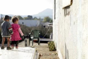 ΕΟΔΥ: Ξεκίνησαν οι εμβολιασμοί για ιλαρά σε παιδικό πληθυσμό Ρομά