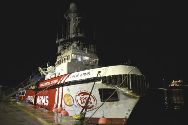 Προσεγγίζει το λιμάνι το πλοίο που μεταφέρει ανθρωπιστική βοήθεια από τη Λάρνακα στη Γάζα