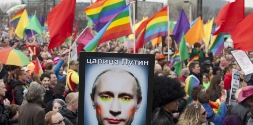 Ρωσία: Έβαλε το κίνημα ΛΟΑΤΚΙ στη λίστα των εξτρεμιστικών και τρομοκρατικών οργανώσεων