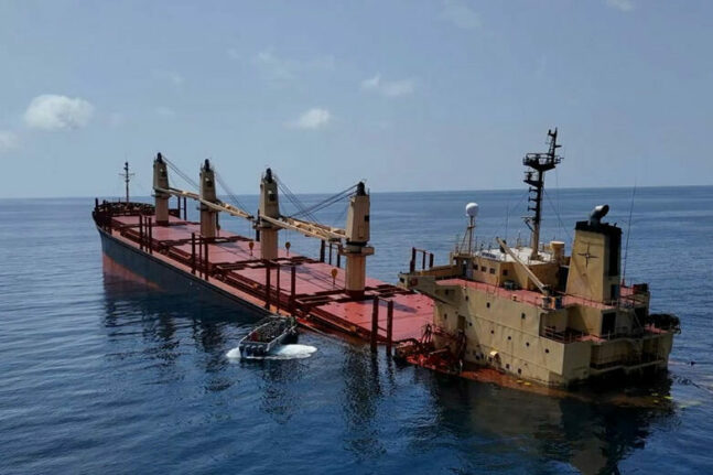 Ερυθρά Θάλασσα: Κίνδυνος περιβαντολλογικής καταστροφής μετά τη βύθιση του πλοίου Rubymar