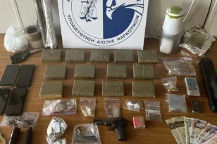 Συνελήφθησαν 3 άτομα στο Περιστέρι για διακίνηση ναρκωτικών-Εντοπίστηκαν πάνω απο 3 κιλά ηρωίνης