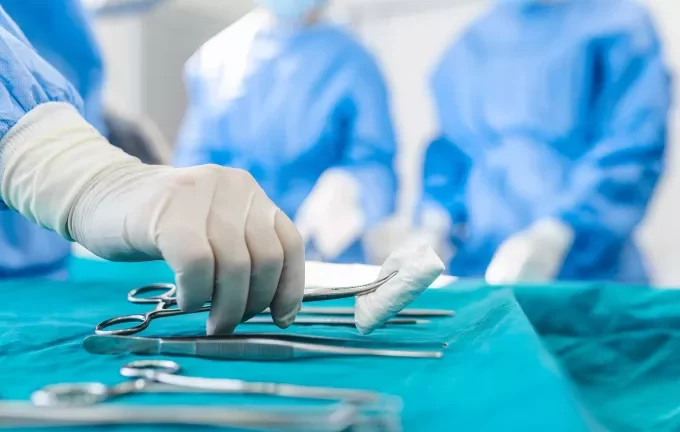 Τα 4 δημόσια νοσοκομεία στην Αττική που ξεκινούν απογευματινά χειρουργεία - Λίστα με τις κλινικές