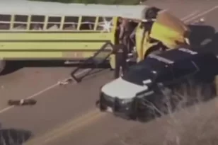 Τέξας: Δύο νεκροί και 40 τραυματίες σε καραμπόλα – Συγκρούστηκε σχολικό λεωφορείο με μπετονιέρα BINTEO