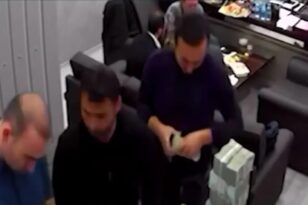 Σάλος στην Τουρκία: Βίντεο δείχνει στελέχη της αντιπολίτευσης με «τούβλα» μετρητών