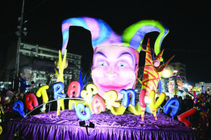 «Απογειώνεται» φέτος το Καρναβάλι της Ελλάδας - 200.000 επισκέπτες και 70.000 καρναβαλιστές