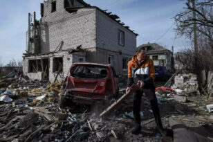 Ουκρανία: Βομβαρδισμό σχολείου και νοσοκομείου στην Σούμι αναφέρει ο Ζελένσκι
